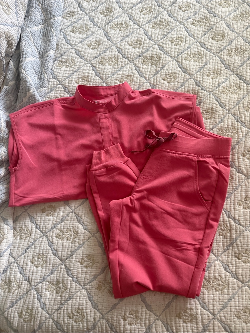 Figs Scrub Set